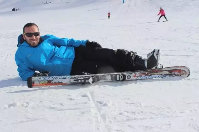 Tatilciler Hazar Baba Kayak Merkezi'ne Akın Etti