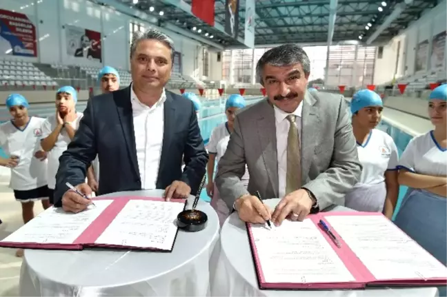 Muratpaşa'dan Çocuklara Spor Desteği