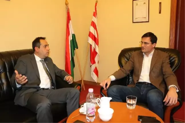 Sözde Ermeni Soykırımı Yasa Tasarısını Parlamentodan Geçirmeyen Macar Politikacıya Teşekkür Ziyareti