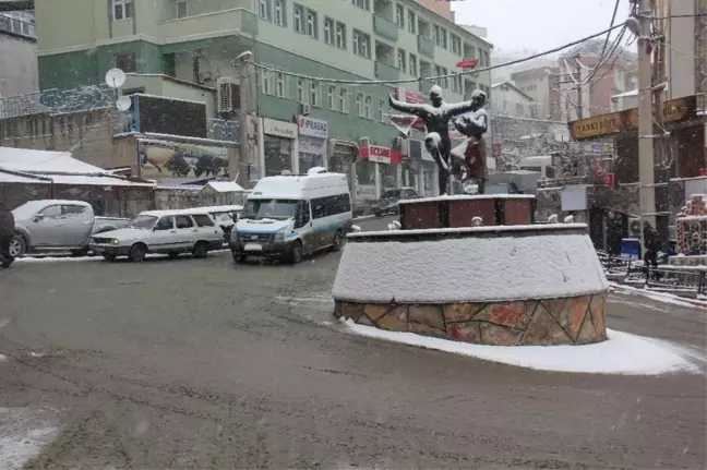 Artvin'de 51 Köy Yolu Ulaşıma Kapandı, 1 İlçede Eğitime Ara Verildi