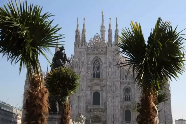 Milanolular Duomo Meydanı'ndaki Palmiyelere Neden Karşı Çıkıyor?