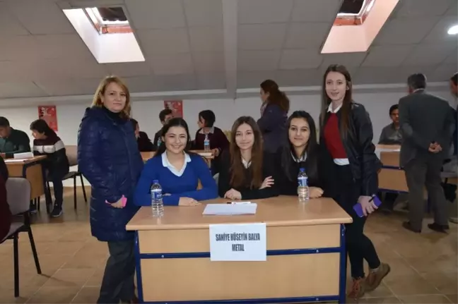 Edremit'te Edebiyat Rüzgarları Tüm Hızıyla Esmeye Devam Ediyor.