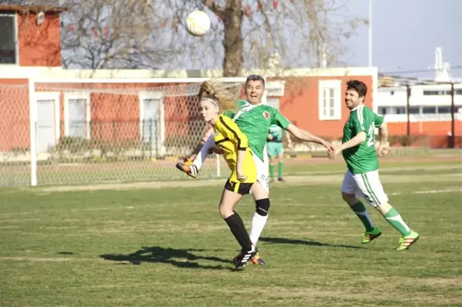 Futbola Renk Geldi