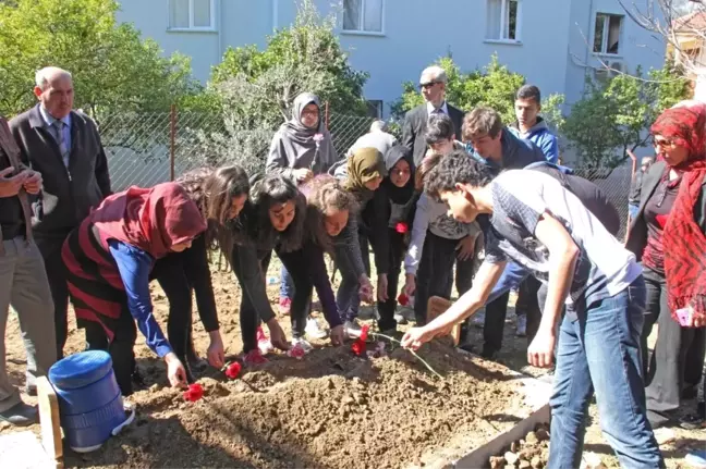 Antalya'da 2 Okul Yaptıran Hayırsevere, Öğretmen ve Öğrencilerden Vefa