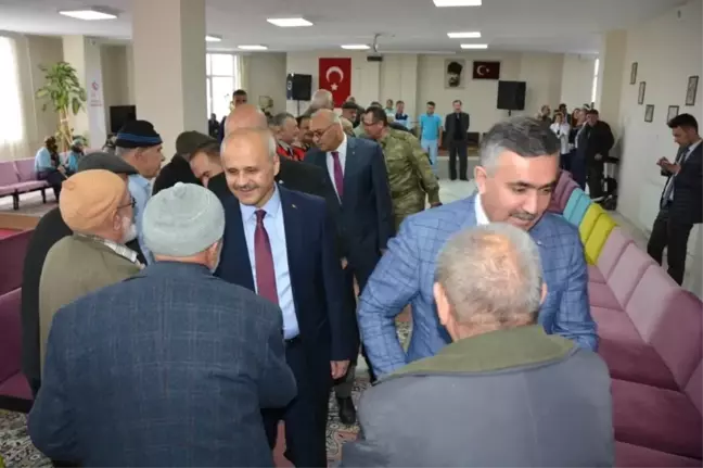 Niğde Valisi Ertan Peynircioğlu; 'Yaşlılar Başımızın Tacıdır'