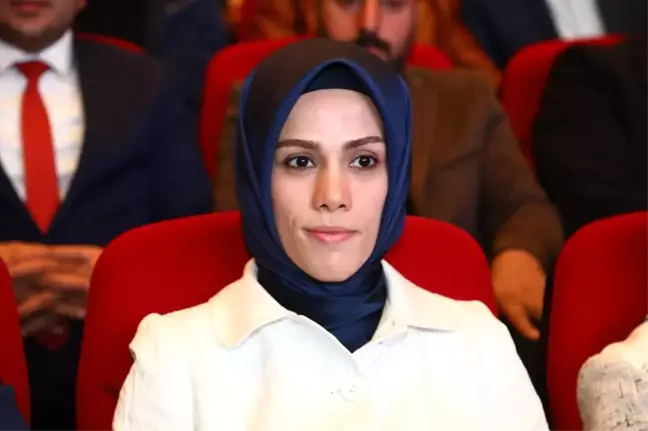 Esra Albayrak: