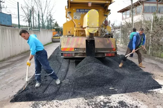 Kartepe'de Vatandaşların İhtiyaç Duyduğu Hizmetler Yerine Getiriliyor