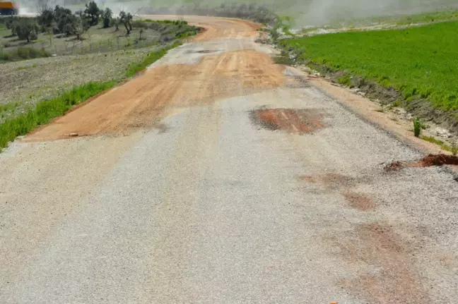 Soma İstasyon Mahallesi'ne Modern Meydan