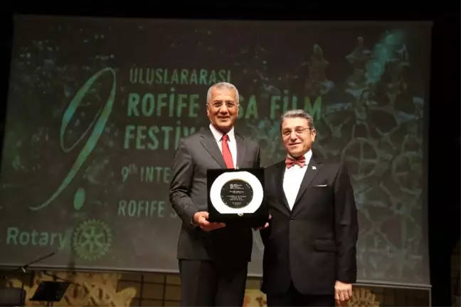 Başkan Tarhan'a 'Sanat Dostu' Plaketi
