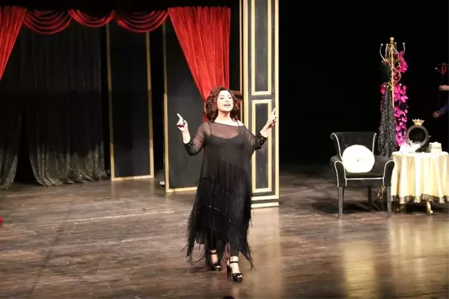 Tiyatrolar Günü'ne Nilgün Belgün Damgası