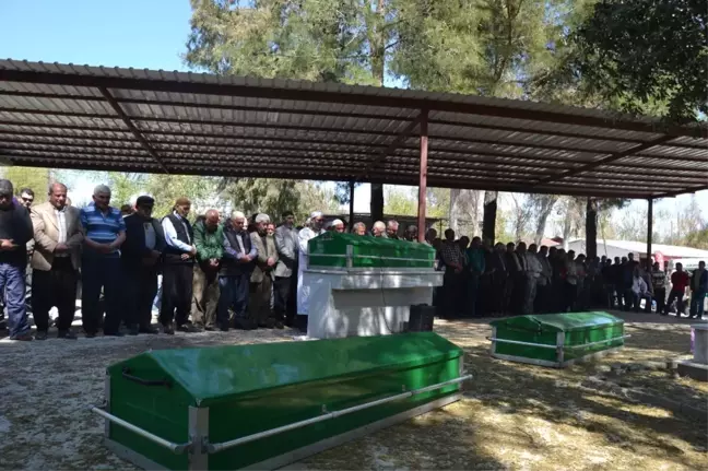 Kozan'daki Katliamda Öldürülen Aile Toprağa Verildi
