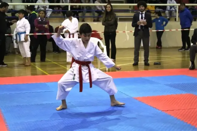 Ayvalık'ta Türkiye Karate Grup Şampiyonası Heyecanı Başladı