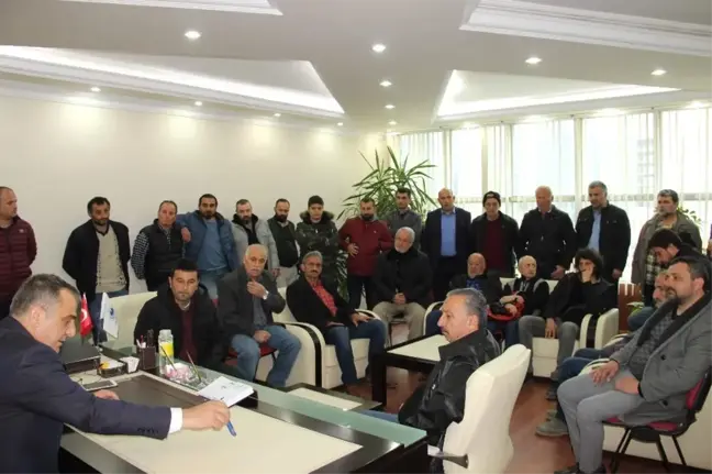 Yomralı Balıkçılar Başkan Sağıroğlu'nu Ziyaret Ederek Sahil Dolgusuyla İlgili Sorunlarını Anlattılar