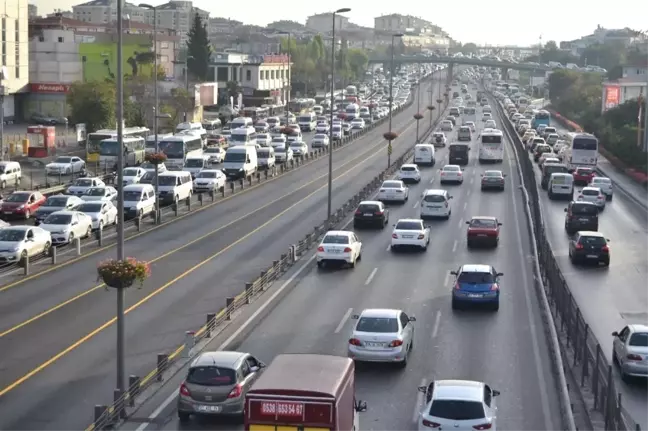 Istanbul'da Bugün ve Yarın Bazı Yollar Trafiğe Kapatılacak