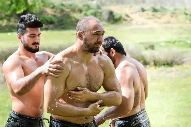 Başpehlivanı Ali Gürbüz, Kispet Giydi