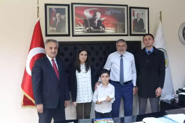 İnönü'de Başkanlık Koltuğu Küçük Enes'e Emanet