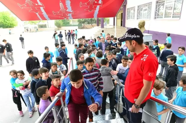 Yıldırımlı Çocuklar 'Türk Yıldızları' ile Uçtu