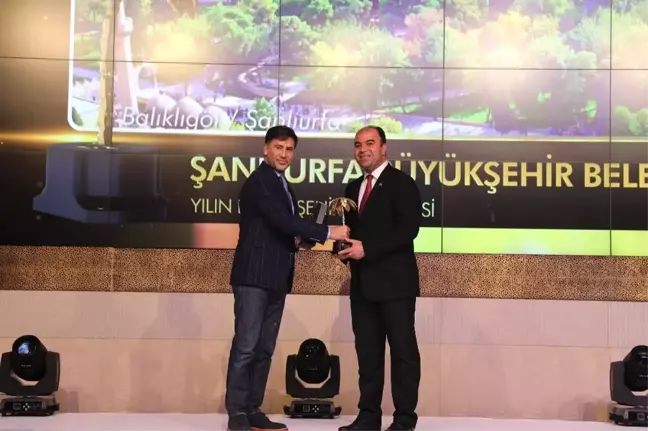 Altın Palmiye'de Yılın Belediye Başkanı Nihat Çiftçi Oldu