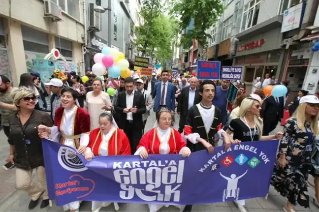 Engelsiz Yaşam Günü'nde Kartallı Engelliler Doyasıya Eğlendi