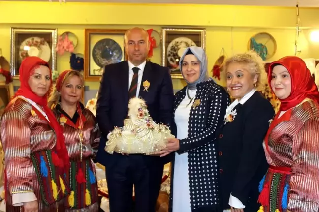 Tekkeköy'de El Emeği Göz Nuru Ürünler Sergilendi
