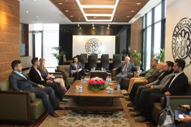 Başkan Hiçyılmaz Başarılı Gençleri Ödüllendirdi
