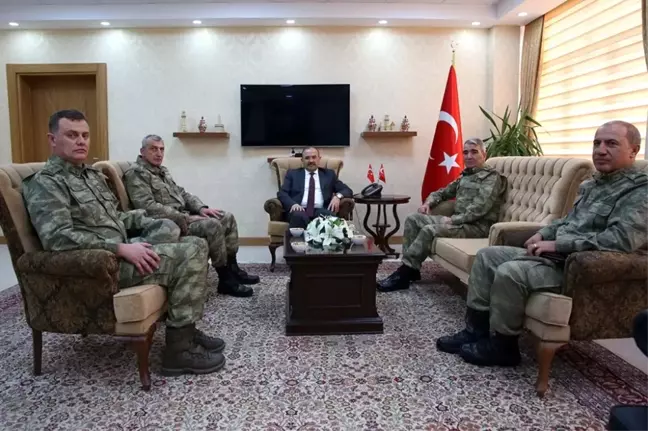 Orgeneral İsmail Serdar Savaş, Vali İsmail Ustaoğlu'nu Ziyaret Etti