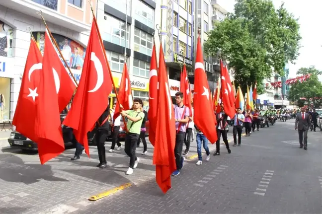 Edremit'te 19 Mayıs Kutlandı