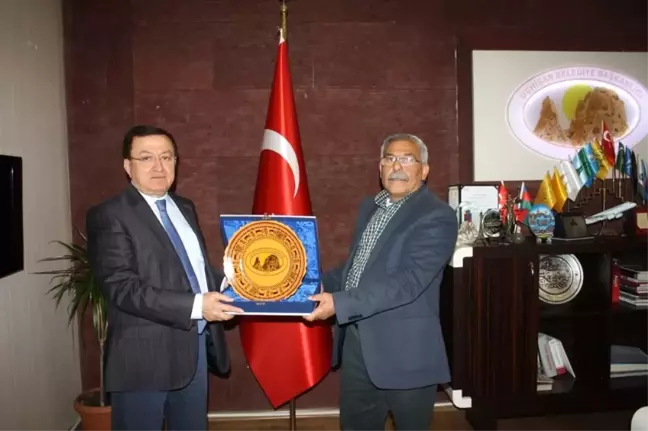 Uclg-Mewa Genel Sekreteri Duman Başkan Karaaslan'ı Ziyaret Etti