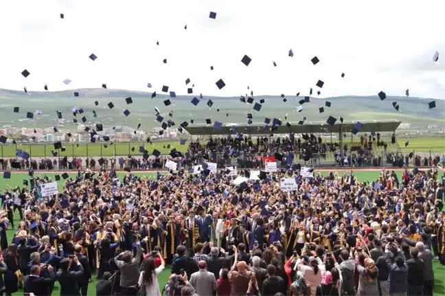 Arü'de Mezuniyet Coşkusu