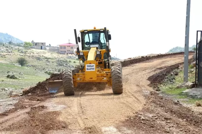 Toroslar'ın Eski Köy ve Beldelerinde Çalışmalar Sürüyor