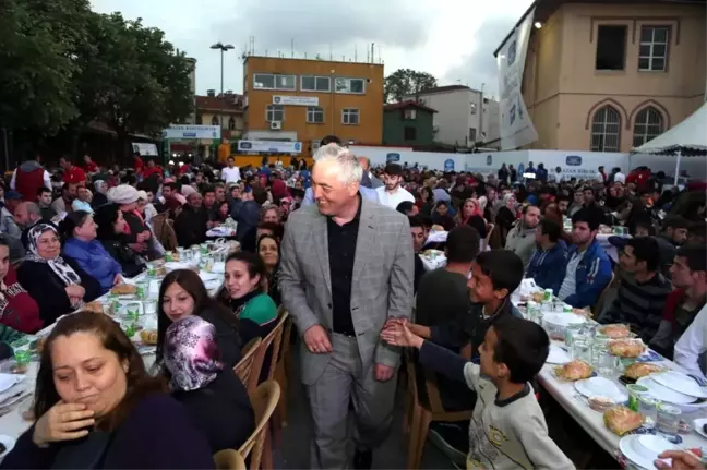 Ramazan Coşkusu Eyüp'ün Her Köşesinde Yaşanıyor