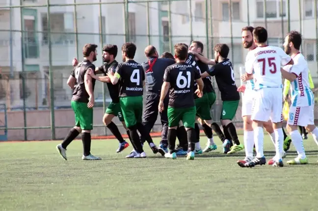 Yalova'daki Amatör Maçta 7 Kırmızı Kart Olay Çıkarttı