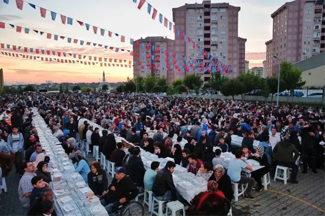 Sokak İftarları Birlik ve Beraberliğe Sahne Oluyor