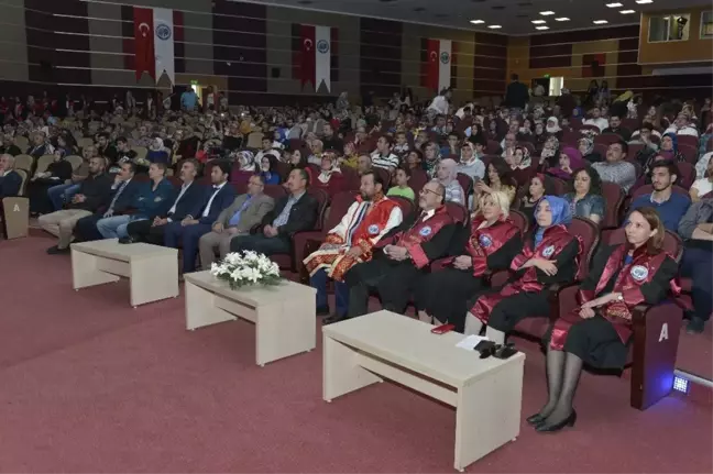 Kmü'de Hemşireler Kep Attı