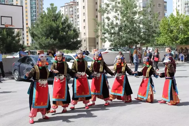 Kayseri'de Yaklaşık 295 Bin Öğrenci Karne Aldı