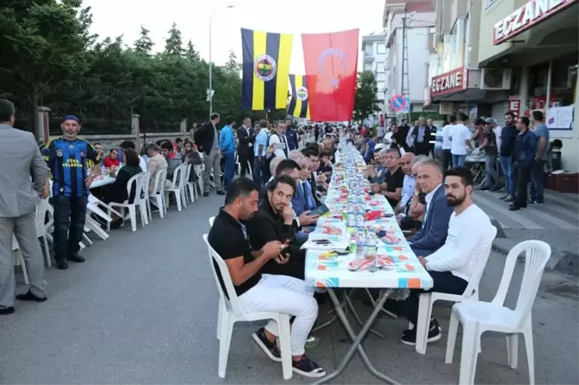 Çekmeköy'de Sarı Lacivert İftar