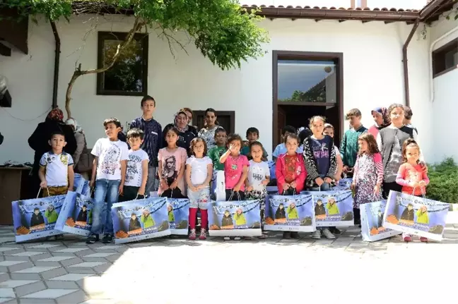 Çorum Belediyesi'nden 3 Bin Çocuğa Bayram Hediyesi
