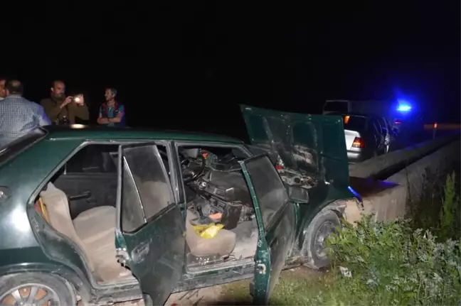 Şarkışla'da Trafik Kazaları: 2 Yaralı