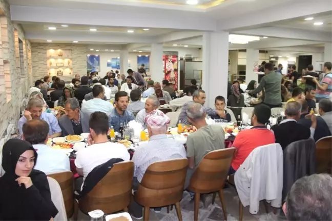 Aile Sosyal ve Politikalar Merkezi Tarafından Vatandaşlara İftar Verdi