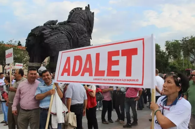 Çanakkale'de 'Adalet' Yürüyüşüne Destek İçin Önce Durdular Sonra Yürüdüler