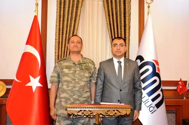 Korgeneral Temel ve Tuğgeneral Sayat'dan Vali Toprak'a Veda Ziyareti