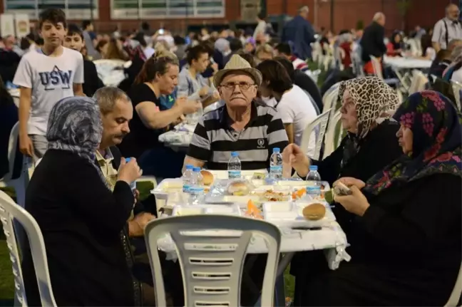 Son İftar Sofrası Ertuğrulgazi'de Kuruldu