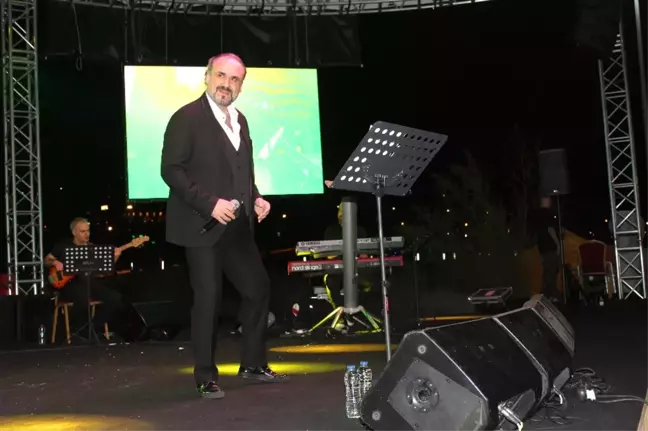 Hakan Aysev Ramazan'ın Son Gecesinde Sevenleriyle Buluştu