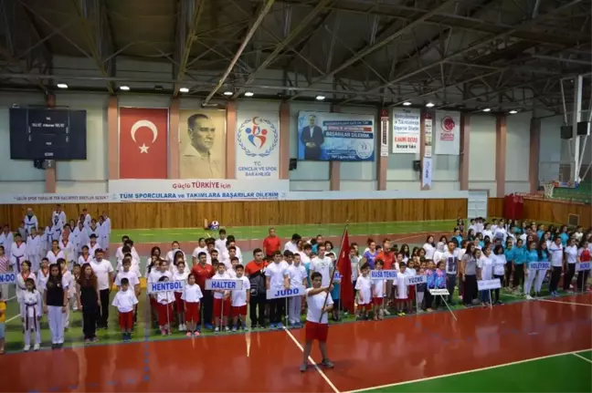 Nevşehir'de Yaz Spor Okulları Açıldı