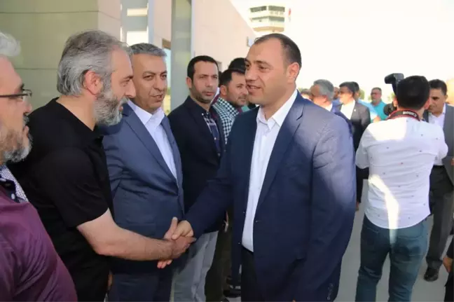 Elazığ Valisi Kaldırım Görevine Başladı