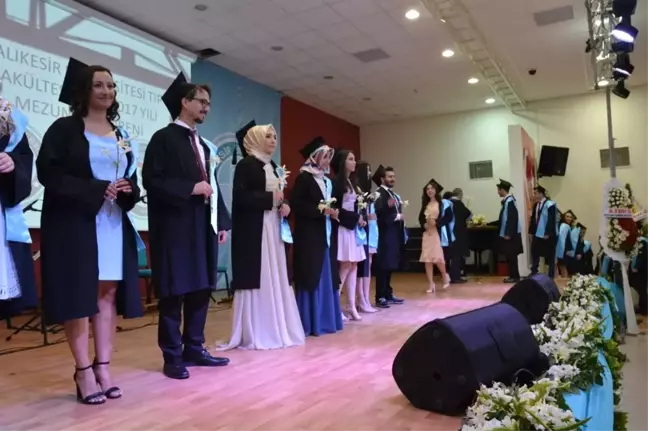 Balıkesir Üniversitesinde Mezuniyet Heyecanı