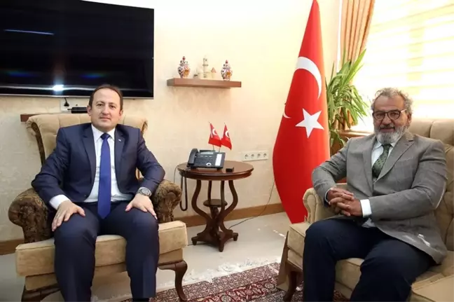 Baksı Müzesi Kurucusu Prof. Dr. Hüsamettin Koçan, Vali Ali Hamza Pehlivan'ı Ziyaret Etti