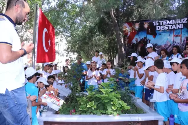 Öğrenciler 15 Temmuz Şehitlerini Unutmadı