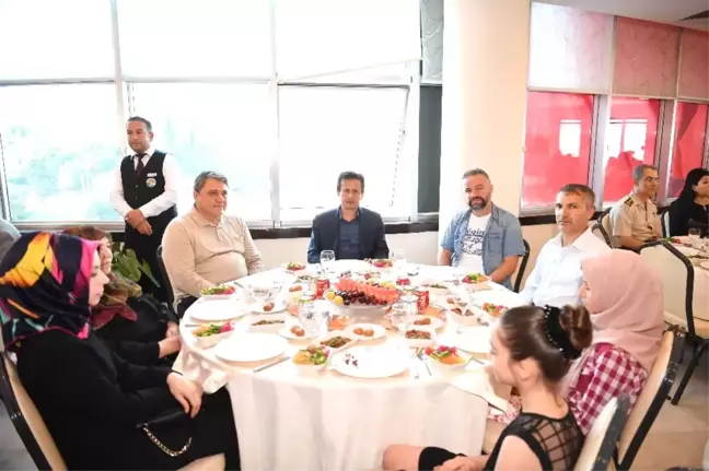 Başkan Dr. Şadi Yazıcı Şehit Aileleri ve Gazileri Ağırladı