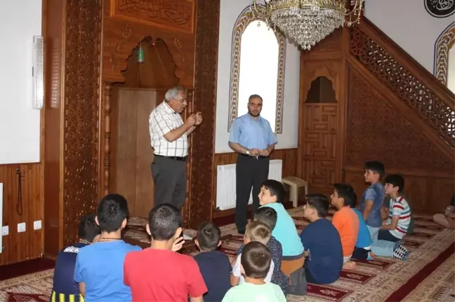 Başkan Karaaslan, Kur'an Kursu Öğrencilerine 15 Temmuz'u Anlattı